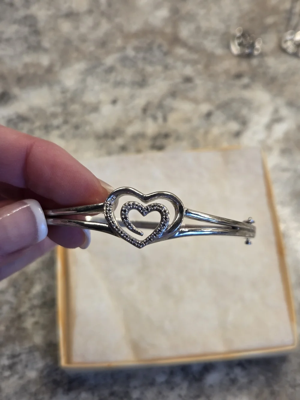 Zales Jewelers Heart Link Sterling Silver Bangle Bracelet- Gorgeous